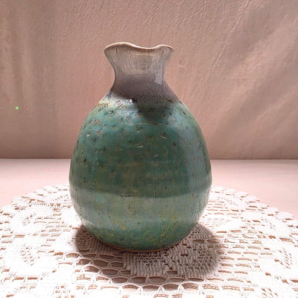 Vintage STC Japan Ceramic Vase With Speckled Green & White Glaze 6" Tall - Picture 3 of 6